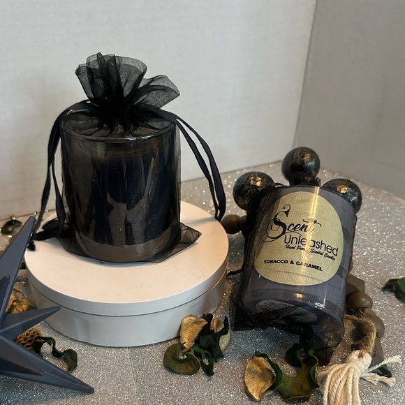 *NEW* TOBACCO CARAMEL. SCENT UNLEASHED LUXURY HAND POURED SCENTED CANDLES! - Picture 7 of 8